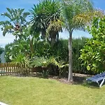 Villa Buganvilla Conil - Solo Familias 펜션 *