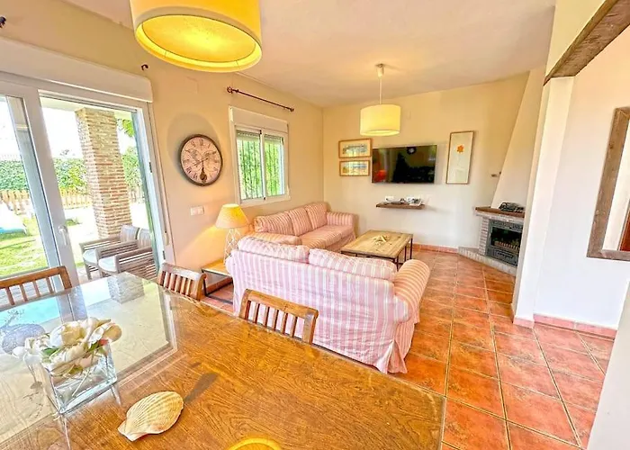 Villa Buganvilla Conil - Solo Familias Hébergement de vacances Conil De La Frontera