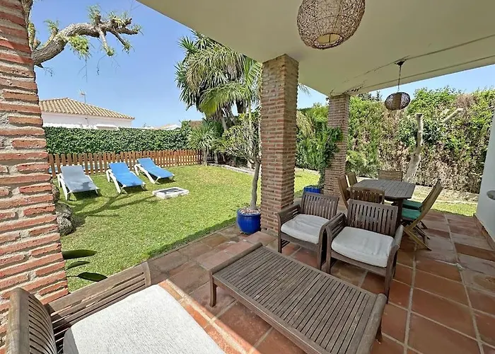 Villa Buganvilla Conil - Solo Familias Hébergement de vacances Conil De La Frontera